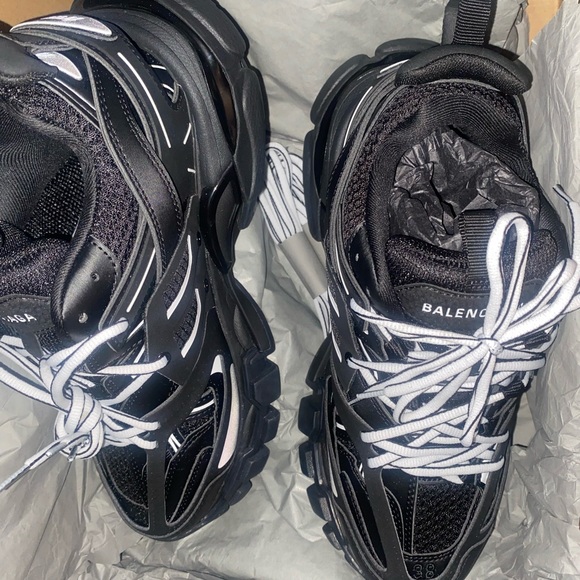 Balenciaga triple s runner size 38 - Picture 2 of 8